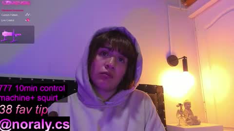 Snapshot of hey_noraly chatting on October 25, 5:30 am Noraly  online show from October 25, 5:30 am