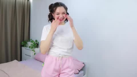 Laura online show from November 4, 7:53 am