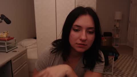 Snapshot of heyitspiper chatting on October 27, 1:49 am Piper online show from October 27, 1:49 am