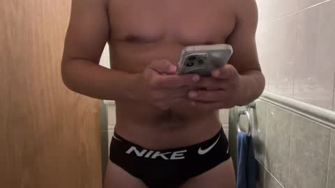 hhernan1 online show from December 13, 9:51 pm