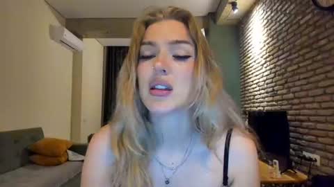 Hi lina online show from June 26, 5:13 am