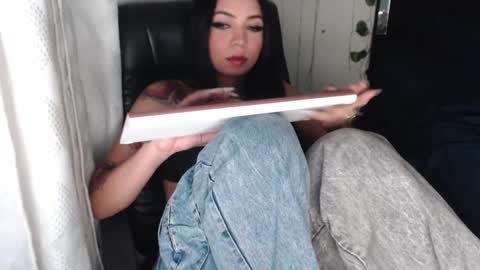 high online show from December 1, 3:04 am