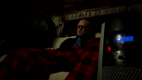 Askandumayreceive online show from December 2, 5:15 am