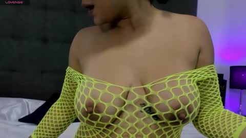 hilary_tailor online show from April 22, 11:50 am