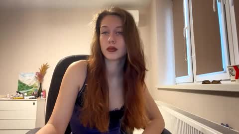 Hi Im Elizabeth online show from November 18, 11:02 am