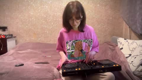 Lana online show from April 8, 3:04 pm