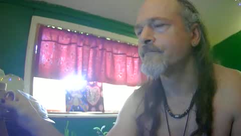 hippiedad333 online show from June 6, 8:48 pm