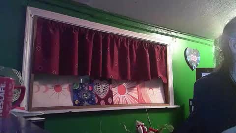 hippiedad333 online show from February 12, 1:31 am