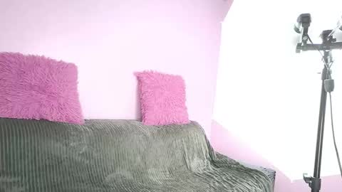 hiyakasudere_ online show from December 16, 12:11 pm