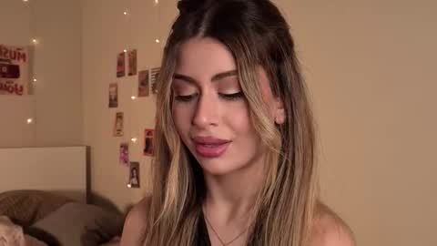 Moni Monica online show from October 11, 9:25 am