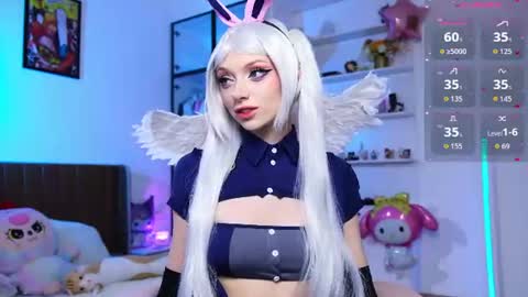 Holli online show from June 11, 1:20 pm