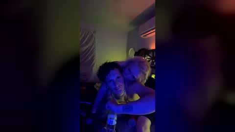 hollowxromance online show from July 1, 8:34 am