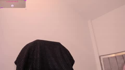 holly_16 online show from May 23, 12:28 am