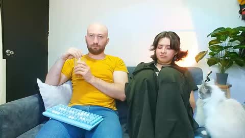 Holly and Honey online show from October 4, 9:56 pm