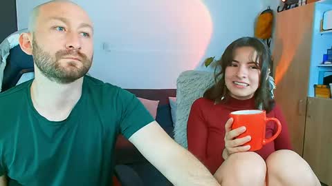 Holly and Honey online show from April 23, 11:06 pm