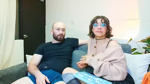 Holly and Honey online show from September 11, 9:49 pm