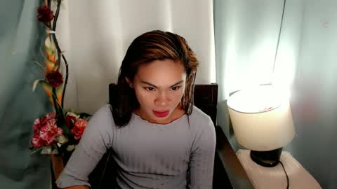 Mika Duhay Velat online show from December 2, 1:30 pm