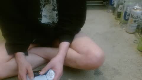 Holly Hawkes online show from April 13, 3:00 am