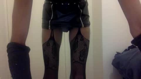 EDGED DICK online show from April 16, 4:51 pm