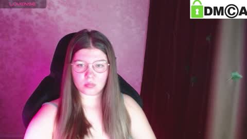 Snapshot of holy_michela chatting on October 20, 3:00 am Welcome guys  Pleasure to see you all here  My name is MichaelaTip menu is active Private is open  online show from October 20, 3:00 am