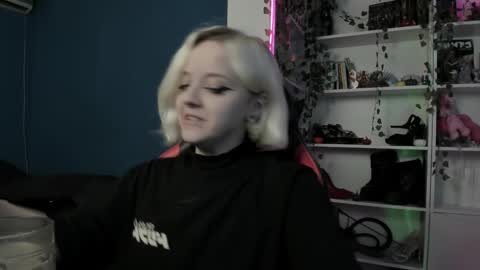 holy_mistresss online show from November 14, 9:22 am