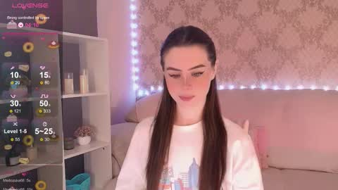 Mia online show from February 27, 4:49 am