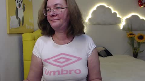 holymilfa online show from February 8, 5:18 pm