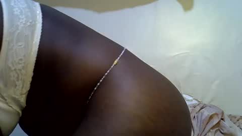 honey_dropp1 online show from May 24, 2:19 am