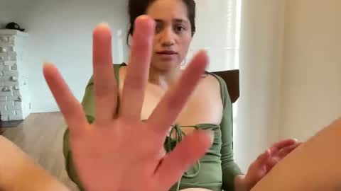 Snapshot of honey_laila chatting on February 28, 12:54 am honey_laila online show from February 28, 12:54 am