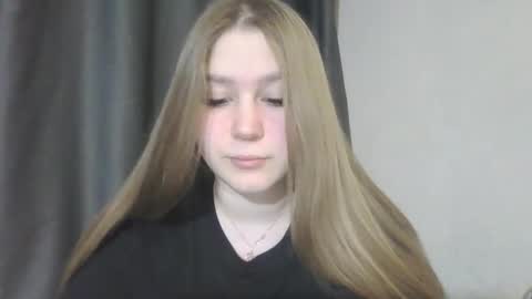 honey_lolaaa online show from November 28, 4:25 pm