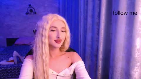 honey_sunset online show from October 26, 9:14 pm