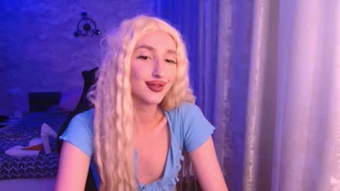 honey_sunset online show from October 17, 5:39 pm