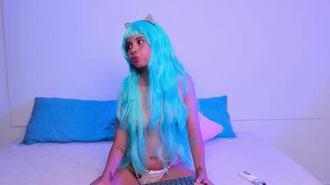 Snapshot of honey_sweett_ chatting on October 21, 10:13 pm Honey online show from October 21, 10:13 pm