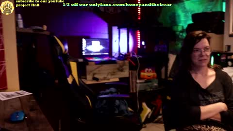 Honey and Bear online show from January 19, 3:08 am