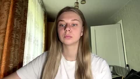 Klara online show from May 31, 10:03 am