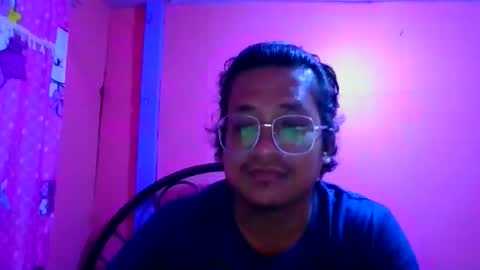 Honeybee online show from May 24, 12:56 pm