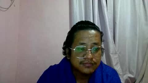 Honeybee online show from May 31, 2:27 pm