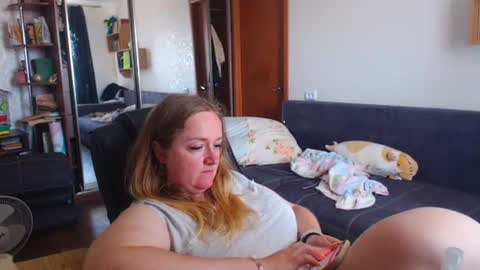 HoneydewMolly online show from July 19, 11:35 am