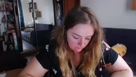 HoneydewMolly online show from June 17, 9:58 am