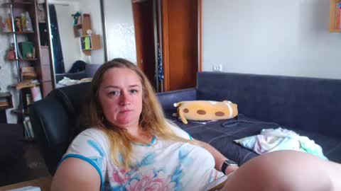 HoneydewMolly online show from June 22, 10:12 am