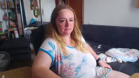 HoneydewMolly online show from July 4, 11:03 am
