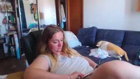 HoneydewMolly online show from June 25, 12:21 pm