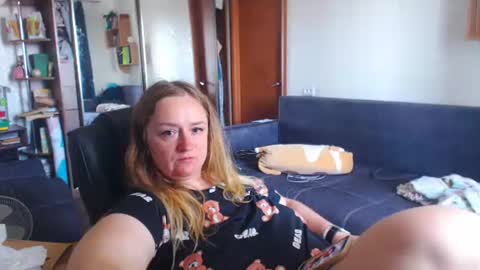 HoneydewMolly online show from August 4, 9:49 am