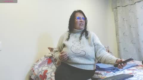 Snapshot of honeyhotpaty chatting on February 27, 8:20 pm sofia online show from February 27, 8:20 pm