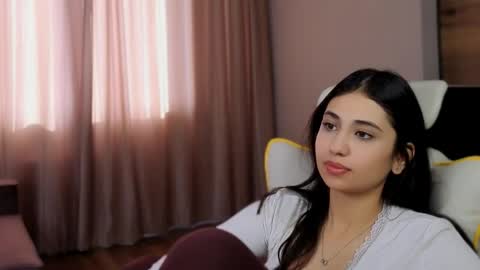 honeylanaa online show from May 22, 4:30 am