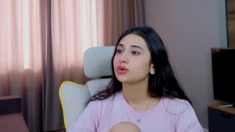 honeylanaa online show from May 24, 4:52 am