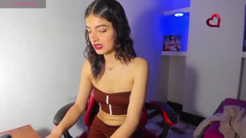HONEY LUXE online show from July 8, 8:01 pm