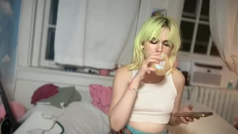 Snapshot of honeyxlimbed chatting on September 9, 6:35 am Emi Rose online show from September 9, 6:35 am