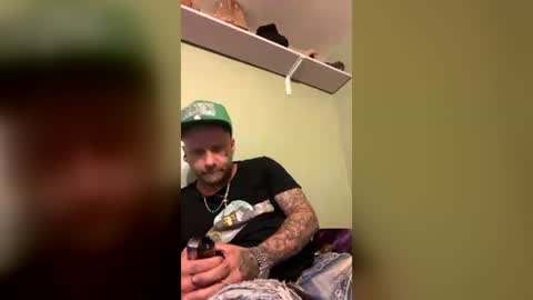 hooliganbilly2 online show from June 19, 12:49 am