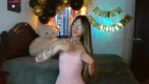 Hoollly Jones online show from November 26, 2:25 pm